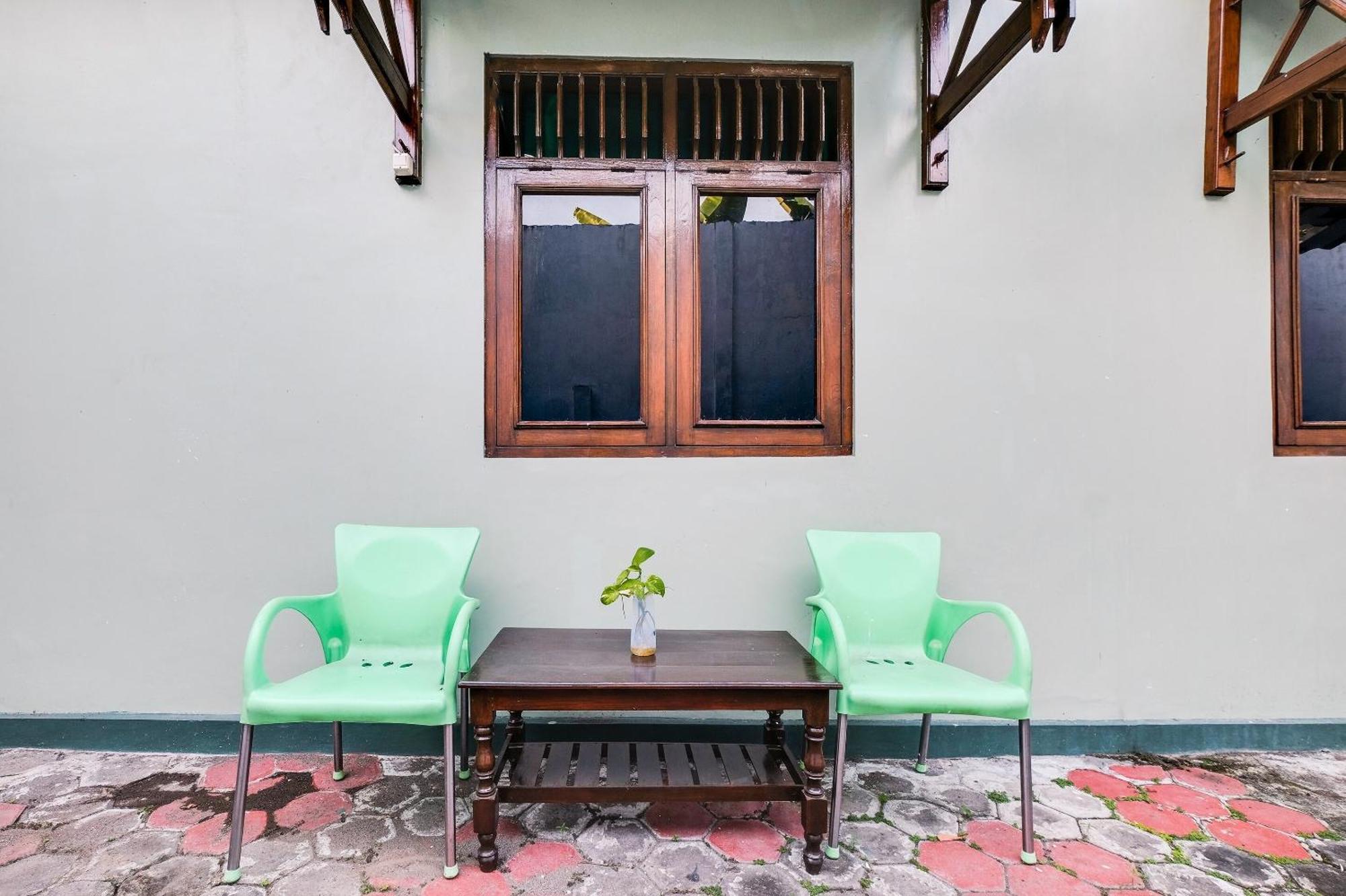 Spot On 92068 Pudja Kesuma Homestay Syariah Yogyakarta Pedes Exterior photo