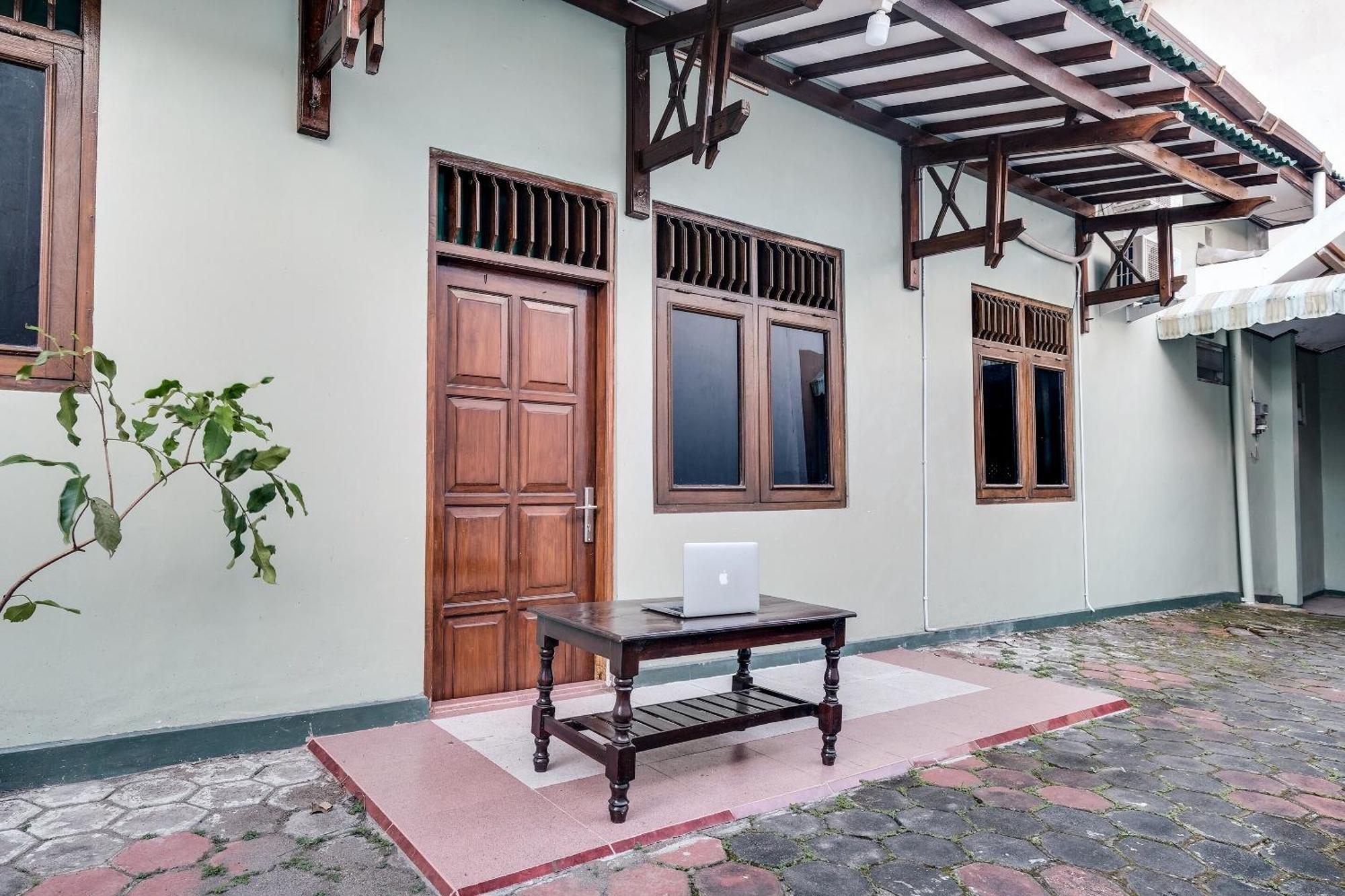 Spot On 92068 Pudja Kesuma Homestay Syariah Yogyakarta Pedes Exterior photo