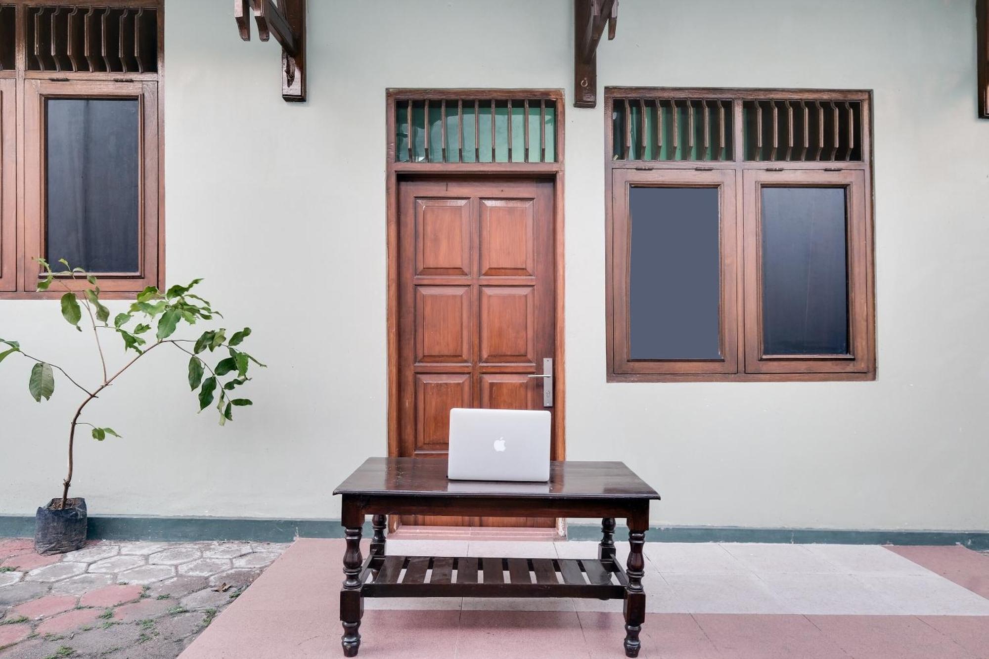 Spot On 92068 Pudja Kesuma Homestay Syariah Yogyakarta Pedes Exterior photo